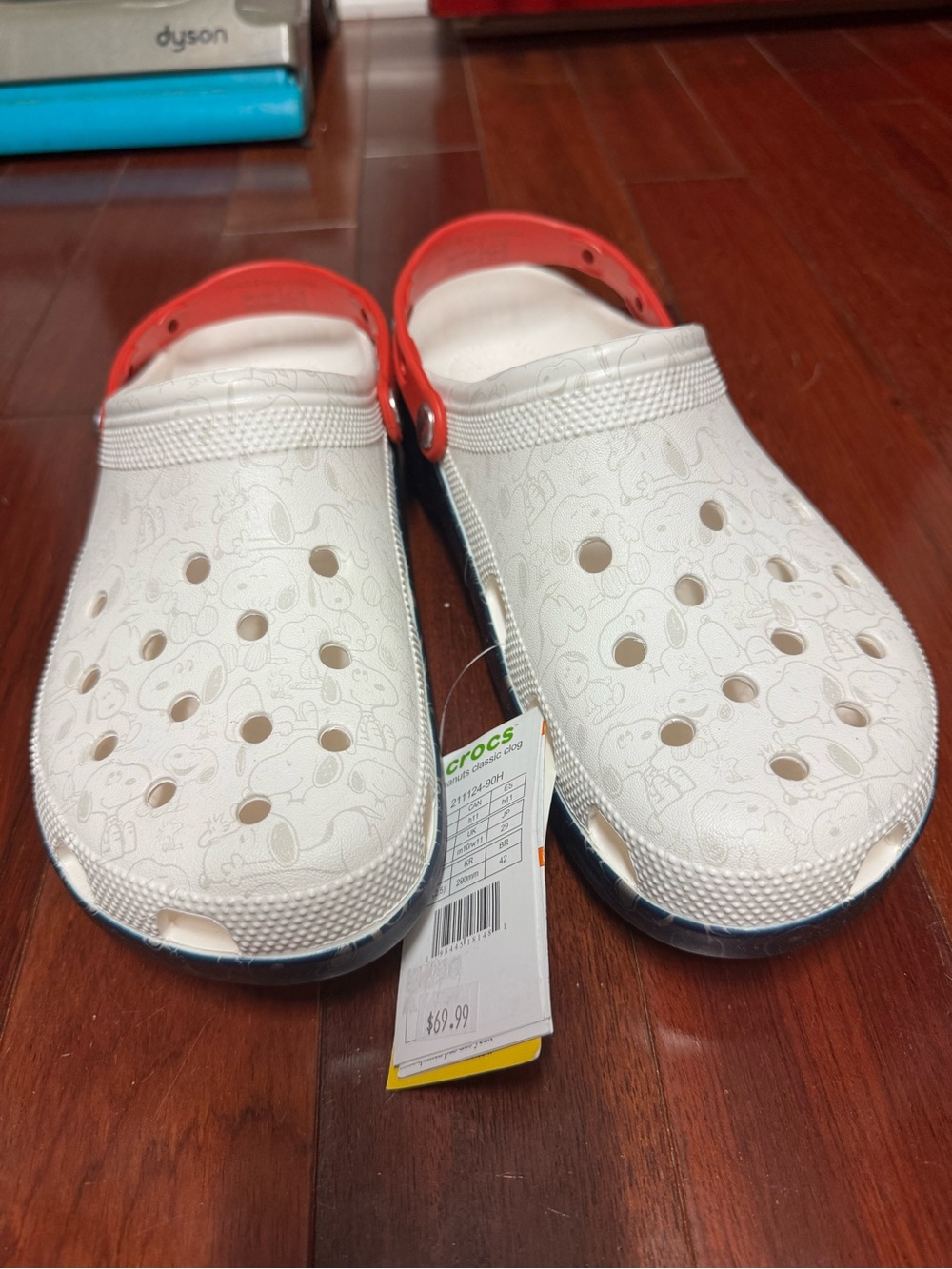 Peanuts crocs snoopy men’s size 11 nwt